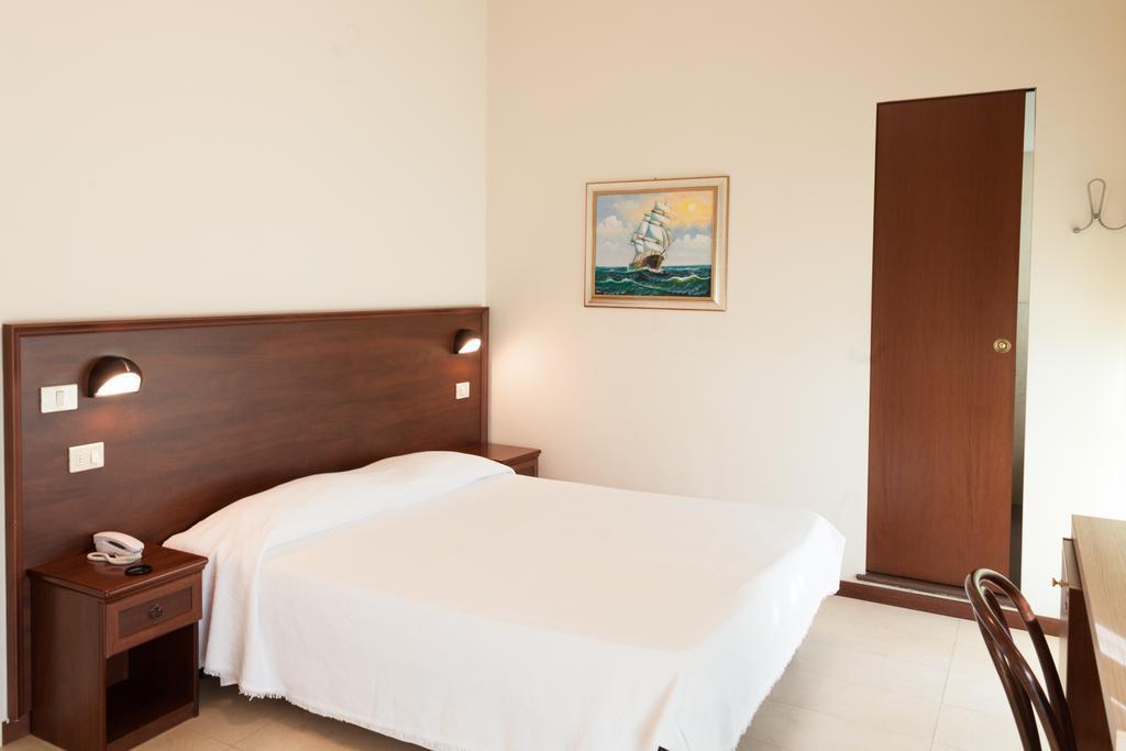 Hotel Metropol Пезаро Экстерьер фото